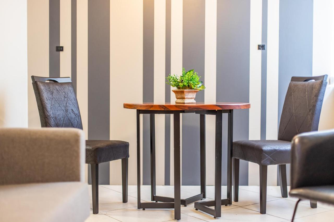 Delupo Hotel - Livin Studios Criciuma  Luaran gambar