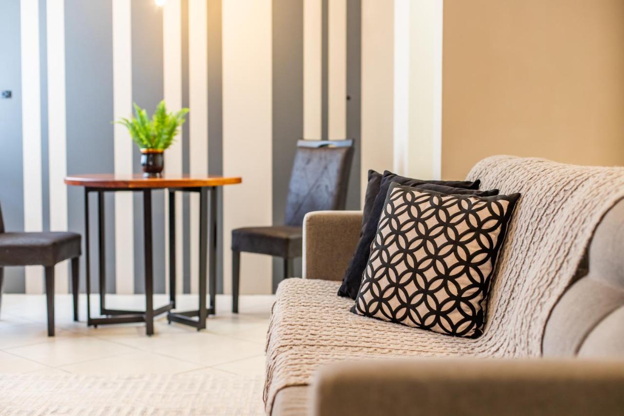 Delupo Hotel - Livin Studios Criciuma  Luaran gambar