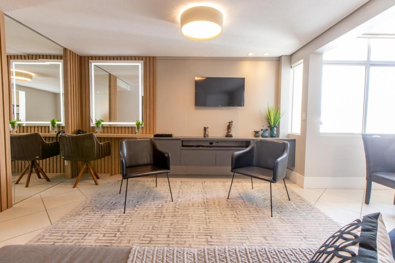 Delupo Hotel - Livin Studios Criciuma  Luaran gambar