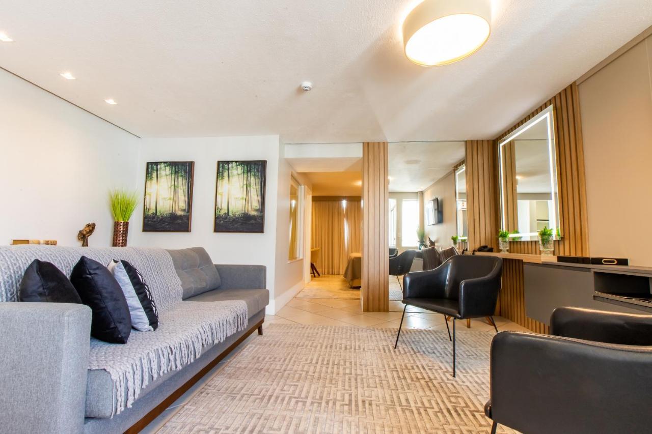 Delupo Hotel - Livin Studios Criciuma  Luaran gambar